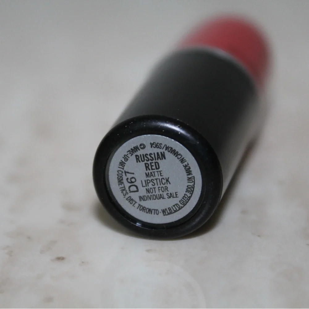 MAC Cosmetics ‘Russian Red’ Matte Lipstick (NWOB)
